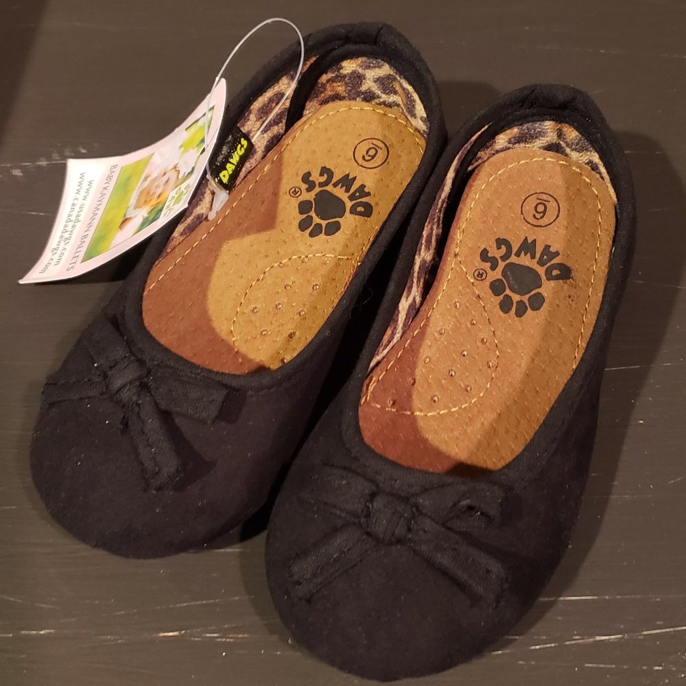 Brand new baby Dawgs size infant 6